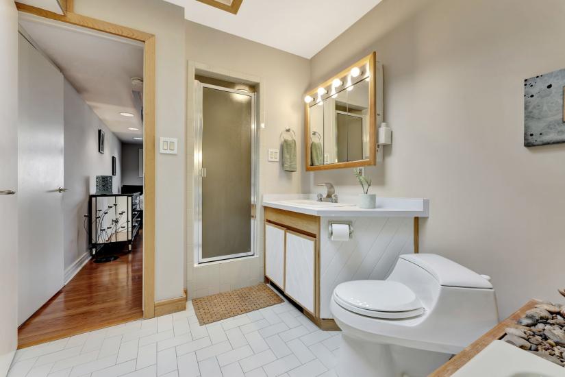 Property listing for #601-28 Duke St., Hamilton, ON