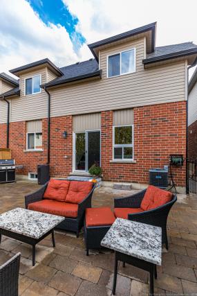 Property listing for 10 Kopperfield Lane, Glancaster, ON