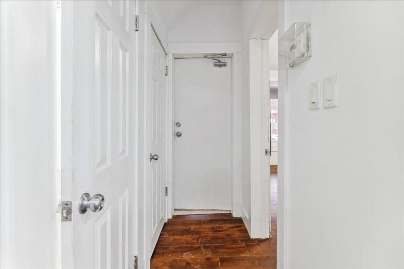 Property listing for 5 Cumberland Ave., Hamilton, ON