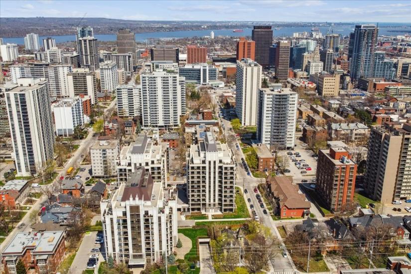 Property listing for #809-81 Robinson St., Hamilton, ON