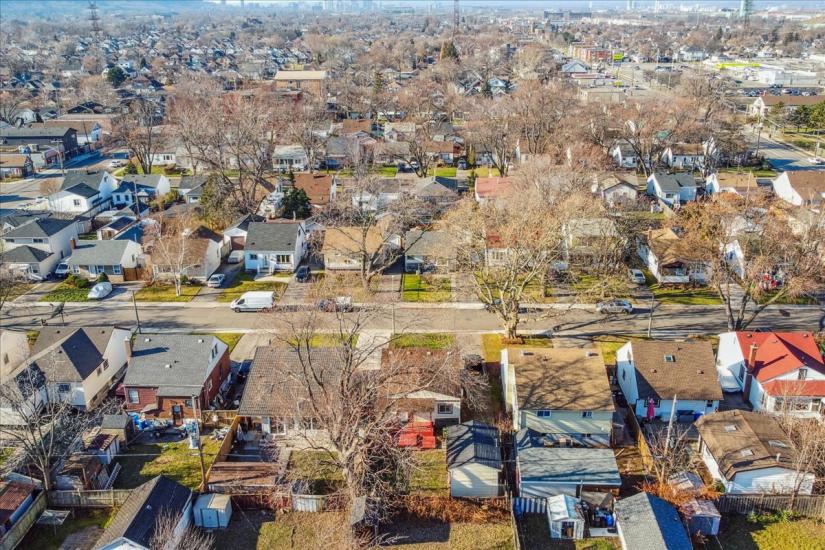 Property listing for 276 Ivon Ave., Hamilton, ON