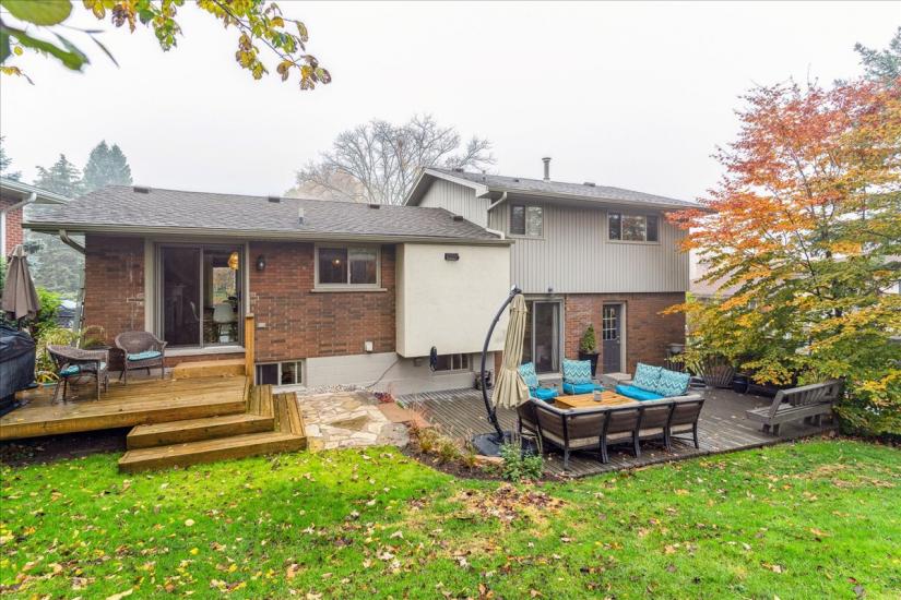 Property listing for 9 Holbrook Rd., Hamilton, ON