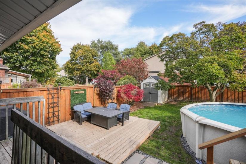 Property listing for 16 Paradise Rd. N., Hamilton, ON