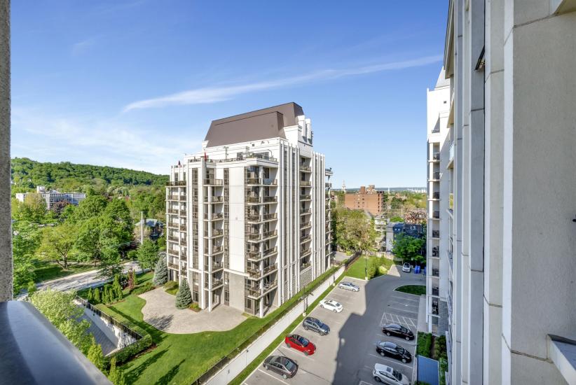 Property listing for #809-81 Robinson St., Hamilton, ON