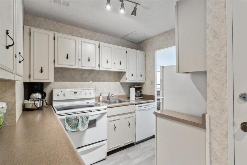 Property listing for #305-222 Jackson St. W., Hamilton, ON