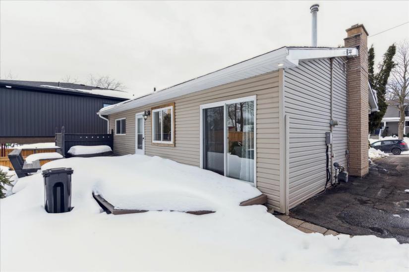 Property listing for 23 Lorne Ave., Hamilton, ON