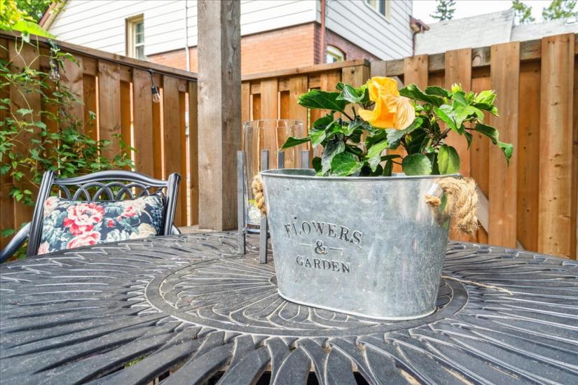 Property listing for 310 Locke St. S., Hamilton, ON