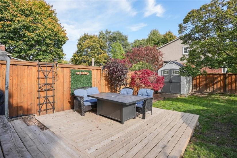 Property listing for 16 Paradise Rd. N., Hamilton, ON