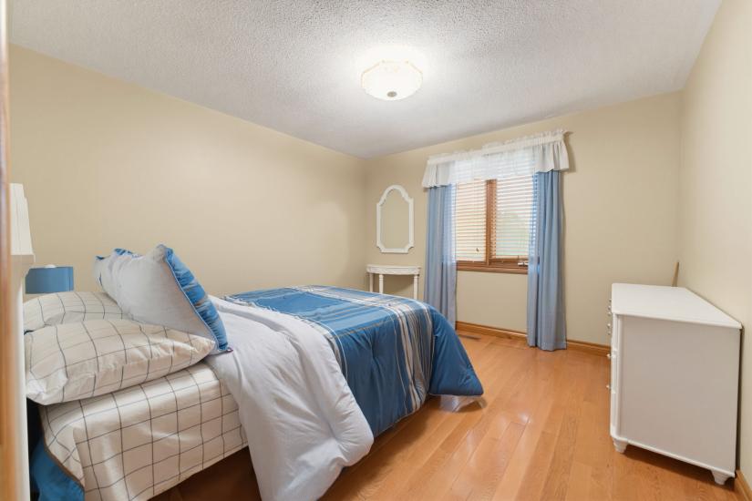 Property listing for 348 Shaver Rd., Ancaster, ON