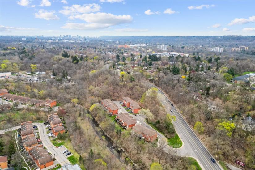 Property listing for #313-50 Main St., Dundas, ON