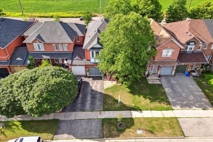 Property listing for 70 Moore Cres., Ancaster, ON