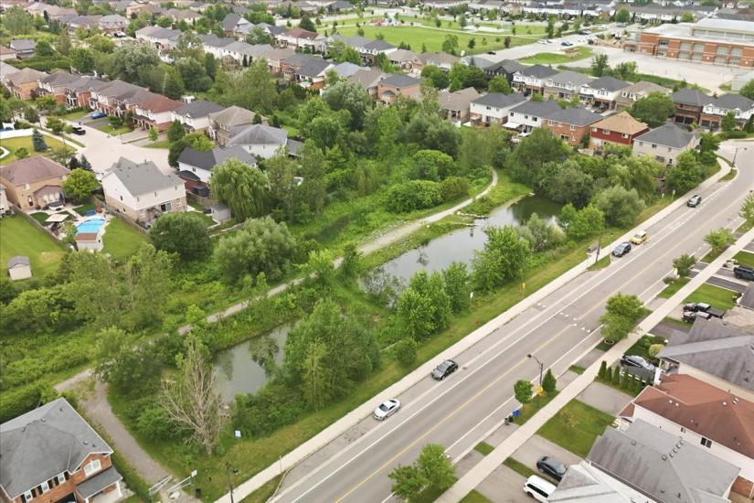 Property listing for 40 Whitwell Way, Binbrook, ON