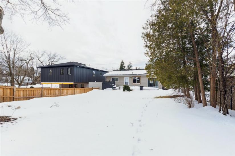 Property listing for 23 Lorne Ave., Hamilton, ON