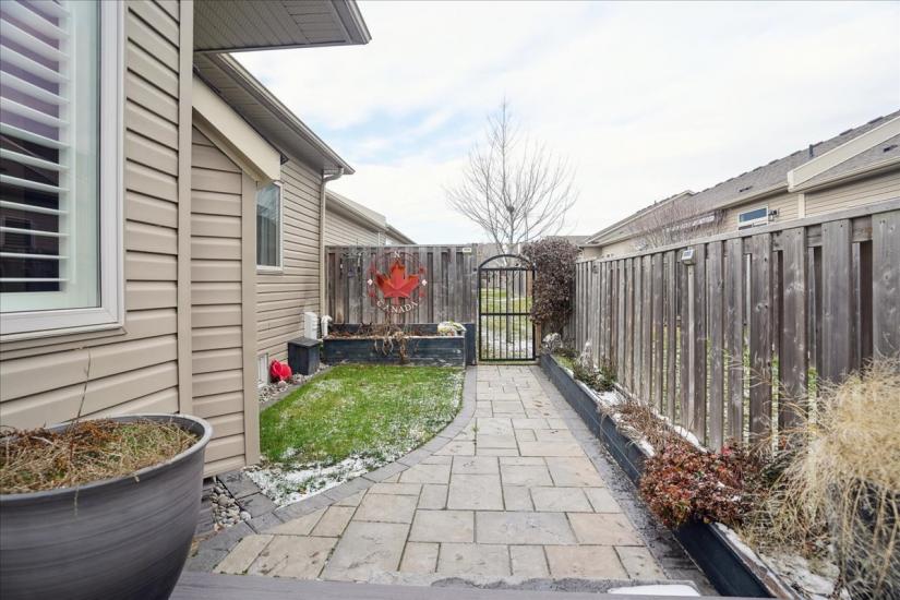 Property listing for 62 Gaddye Lane, Binbrook, ON