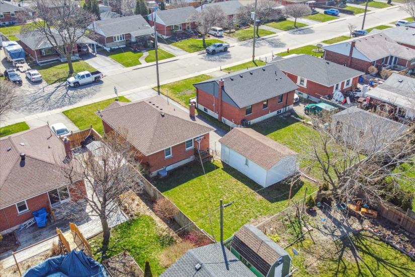 Property listing for 16 Greenwood St., Hamilton, ON