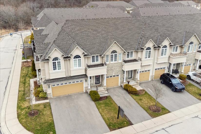 Property listing for 36 Forest Valley Cres., Dundas, ON