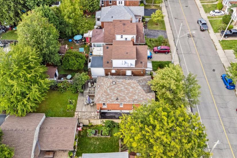 Property listing for 133 Longwood Rd. N., Hamilton, ON