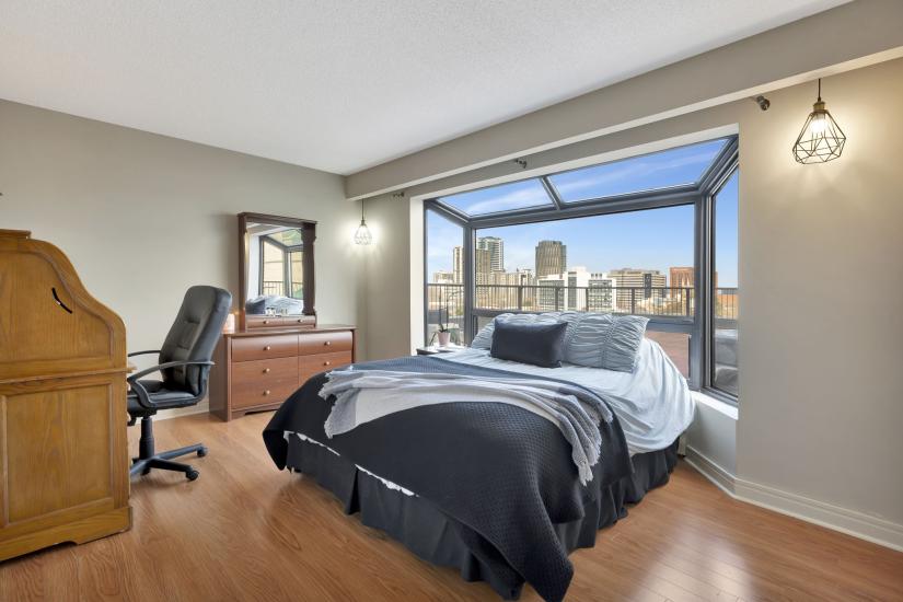 Property listing for #601-28 Duke St., Hamilton, ON