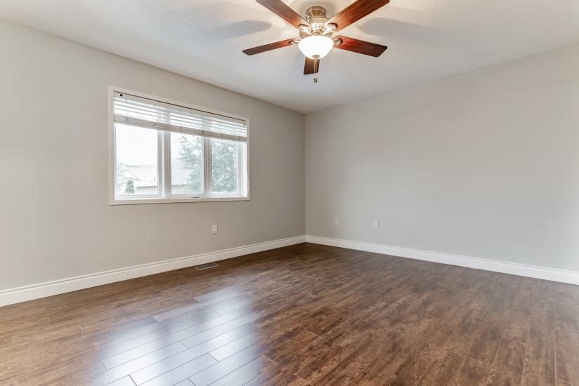 Property listing for 100 Davidson Blvd., Dundas, ON