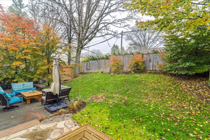 Property listing for 9 Holbrook Rd., Hamilton, ON