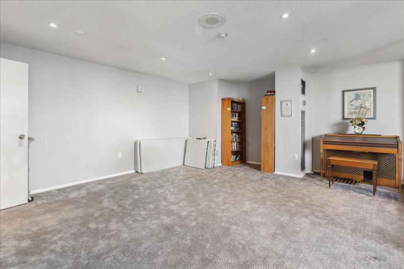 Property listing for #305-222 Jackson St. W., Hamilton, ON