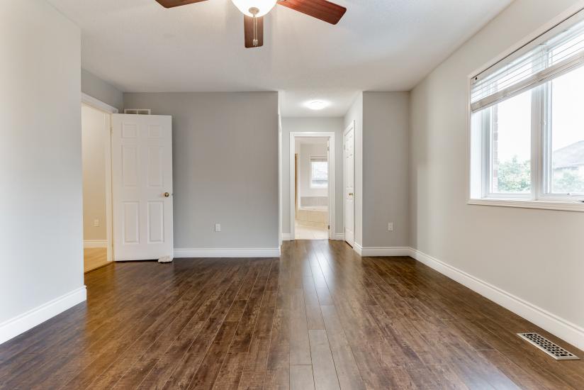 Property listing for 100 Davidson Blvd., Dundas, ON