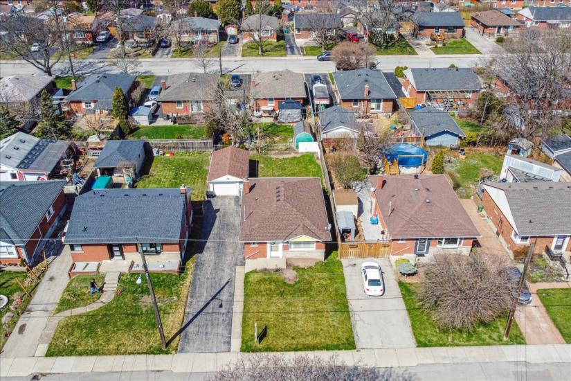 Property listing for 16 Greenwood St., Hamilton, ON