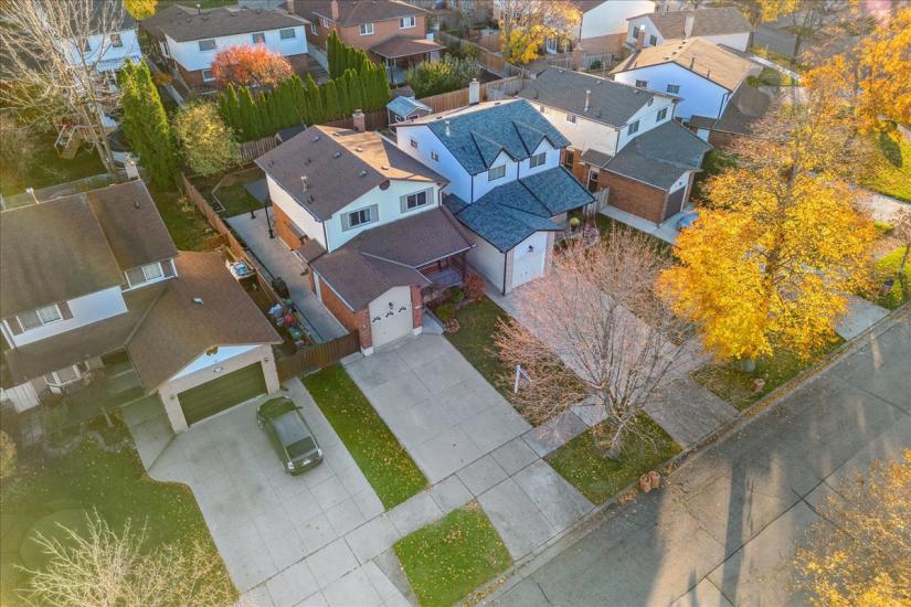 Property listing for 110 Glenashton Dr., Stoney Creek, ON