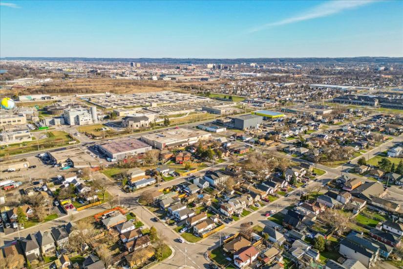 Property listing for 733 Dunn Ave., Hamilton, ON