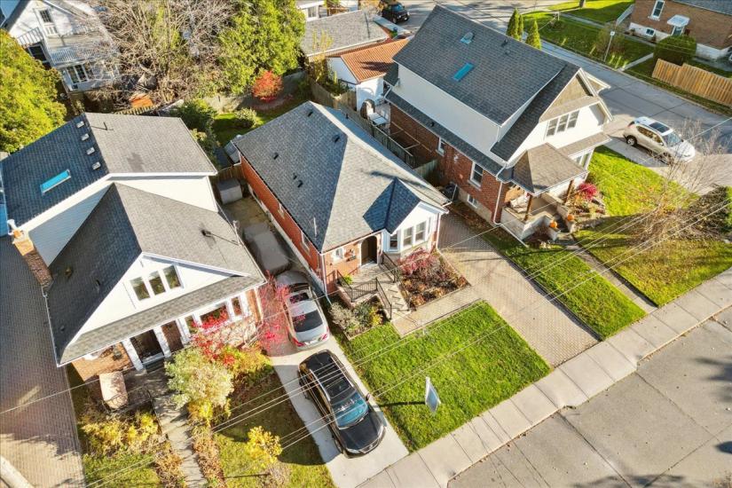 Property listing for 56 Uplands Ave., Hamilton, ON