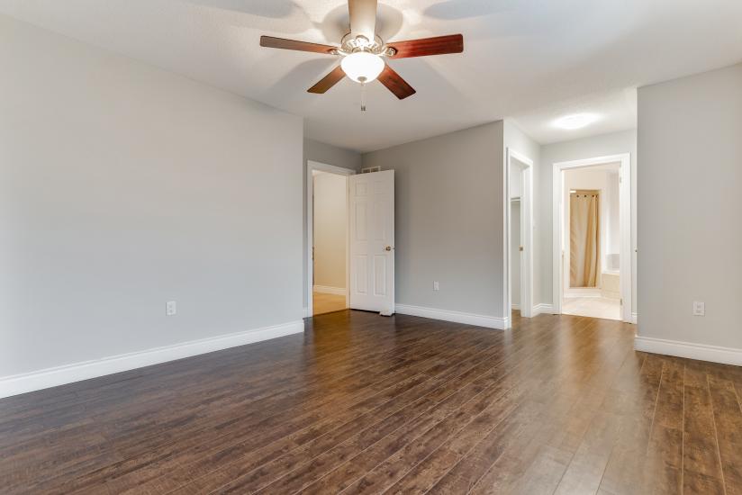 Property listing for 100 Davidson Blvd., Dundas, ON