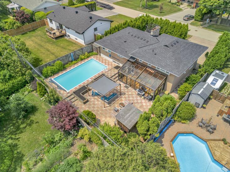 Property listing for 672 Hiawatha Blvd., Ancaster, ON