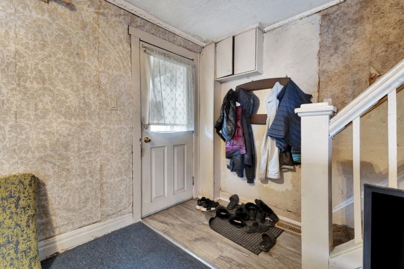 Property listing for 29 New St., Hamilton, ON