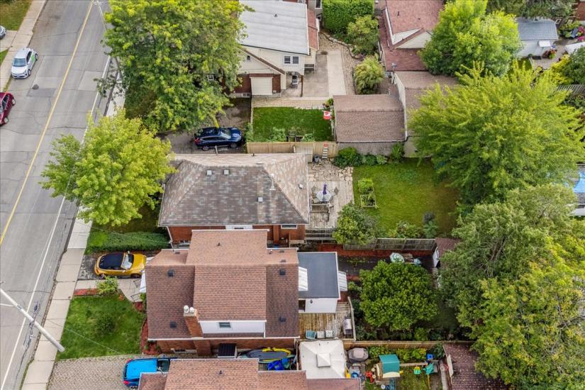 Property listing for 133 Longwood Rd. N., Hamilton, ON