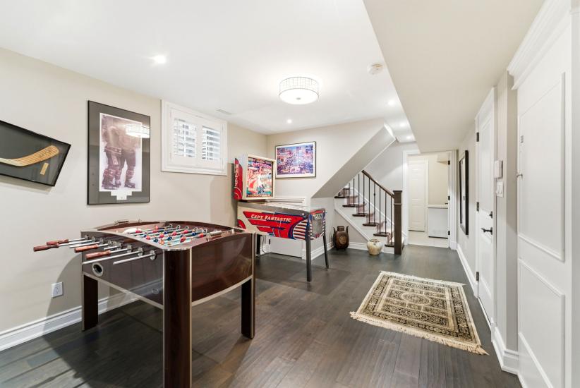 Property listing for 67 Alma St., Dundas, ON