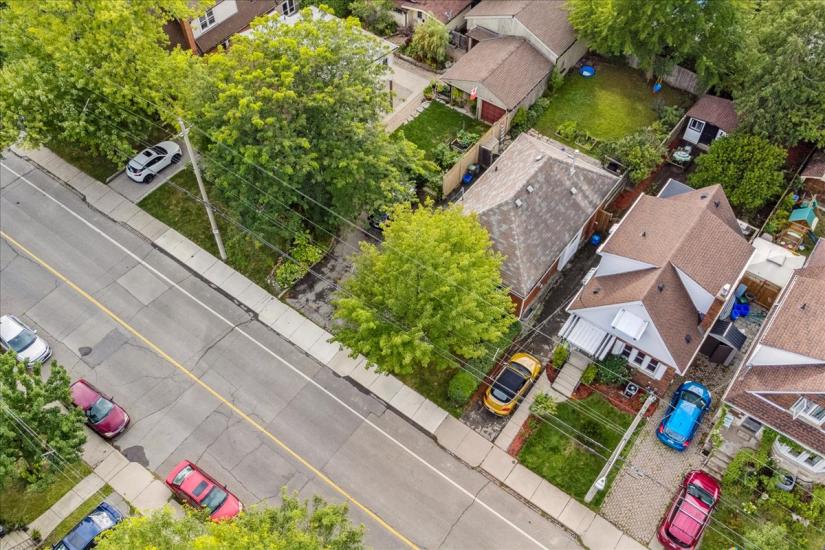 Property listing for 133 Longwood Rd. N., Hamilton, ON