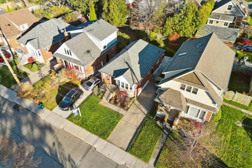 Property listing for 56 Uplands Ave., Hamilton, ON