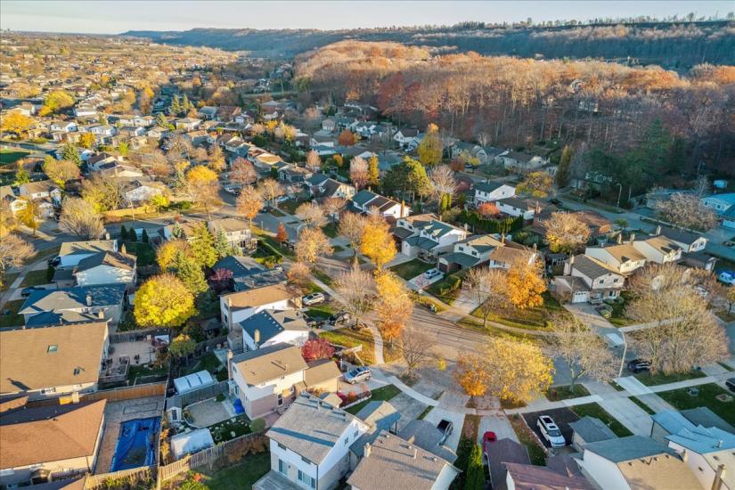 Property listing for 110 Glenashton Dr., Stoney Creek, ON