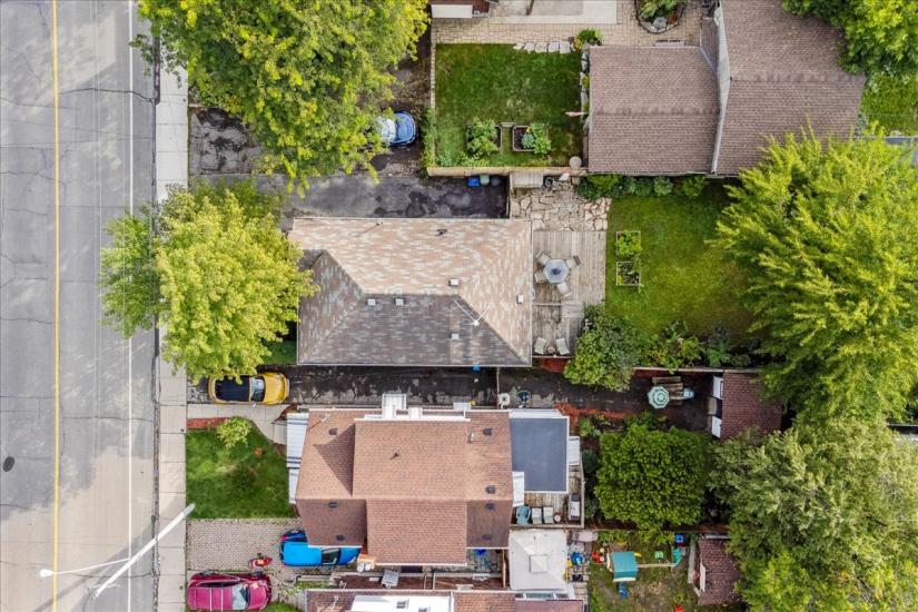 Property listing for 133 Longwood Rd. N., Hamilton, ON