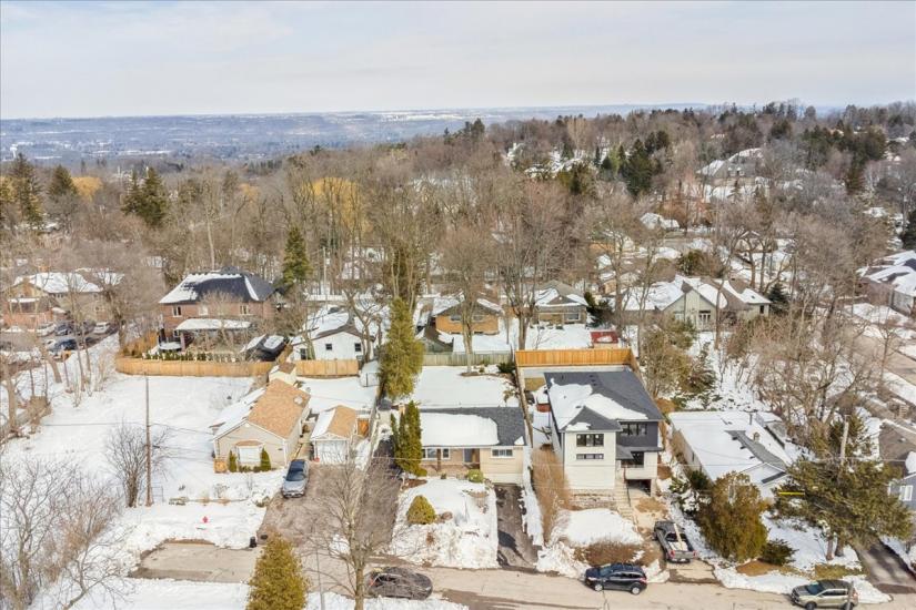 Property listing for 23 Lorne Ave., Hamilton, ON