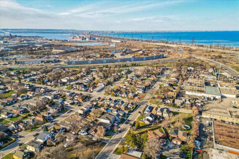 Property listing for 733 Dunn Ave., Hamilton, ON