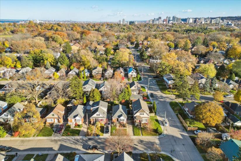 Property listing for 56 Uplands Ave., Hamilton, ON