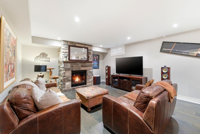 Property listing for 67 Alma St., Dundas, ON