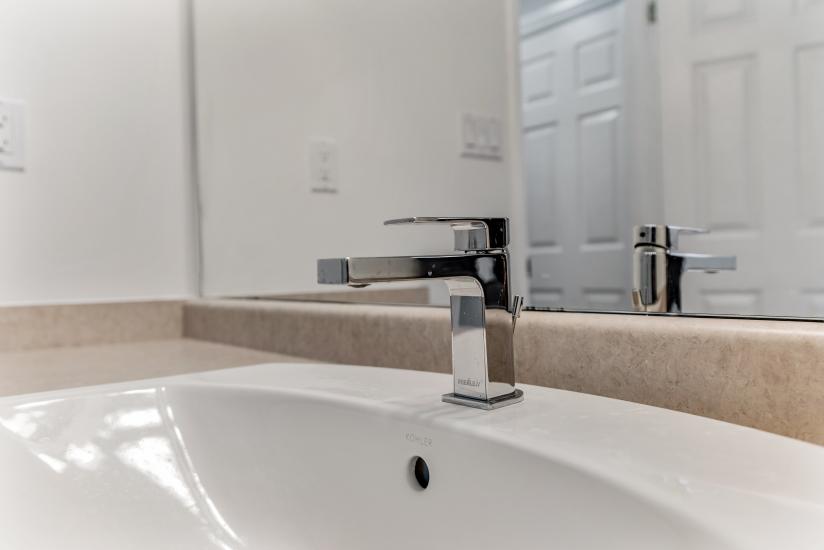 Property listing for 100 Davidson Blvd., Dundas, ON