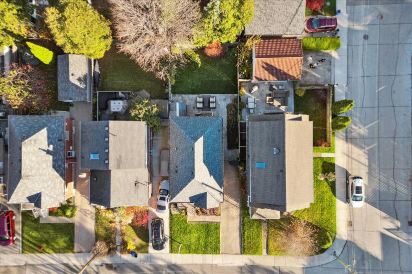 Property listing for 56 Uplands Ave., Hamilton, ON