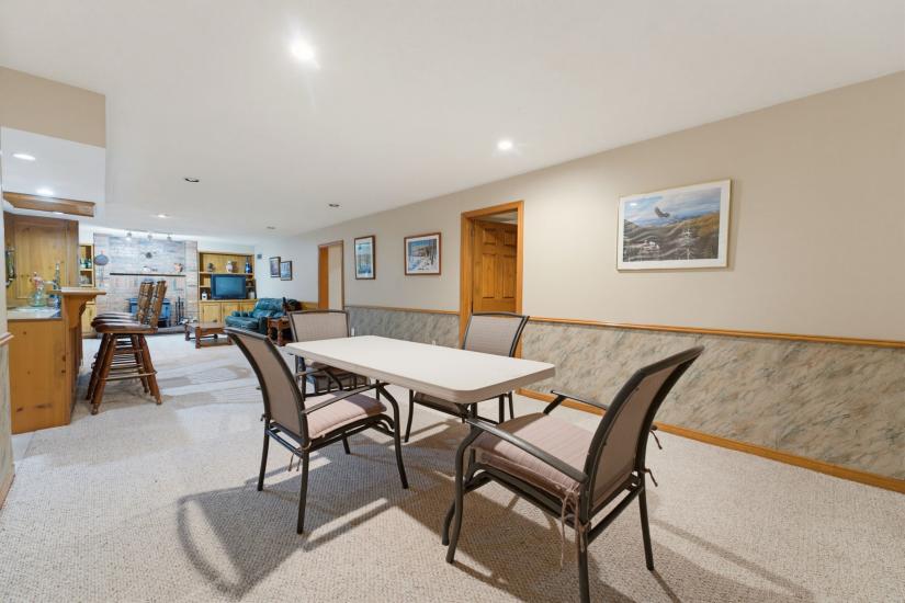 Property listing for 348 Shaver Rd., Ancaster, ON