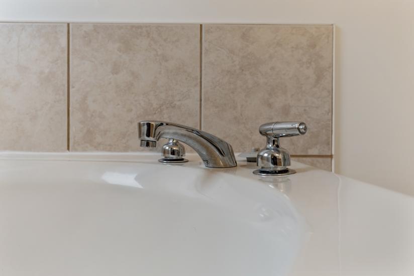 Property listing for 100 Davidson Blvd., Dundas, ON