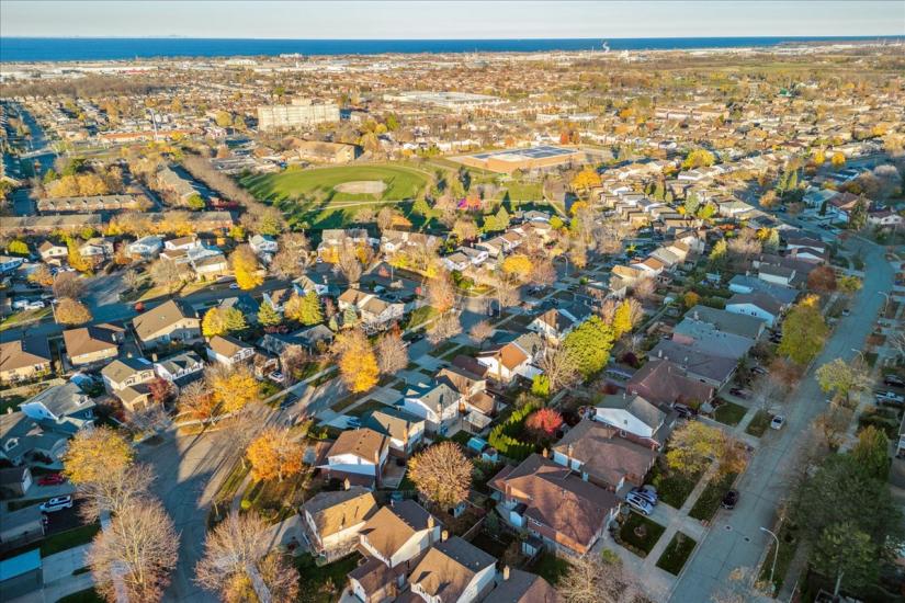 Property listing for 110 Glenashton Dr., Stoney Creek, ON