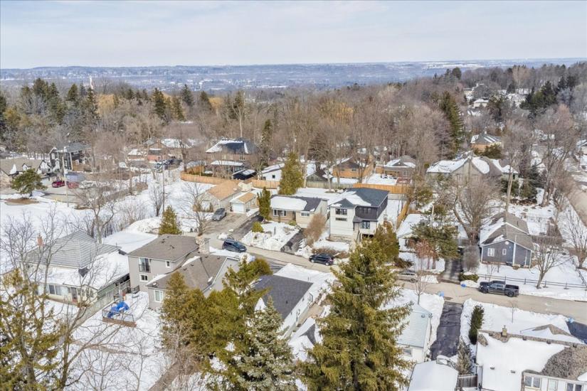 Property listing for 23 Lorne Ave., Hamilton, ON