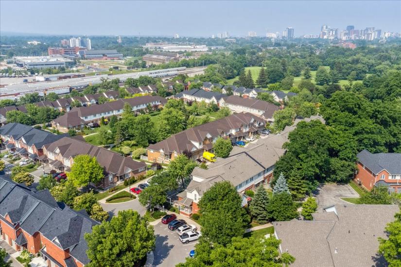 Property listing for #101-100 Beddoe Dr., Hamilton, ON